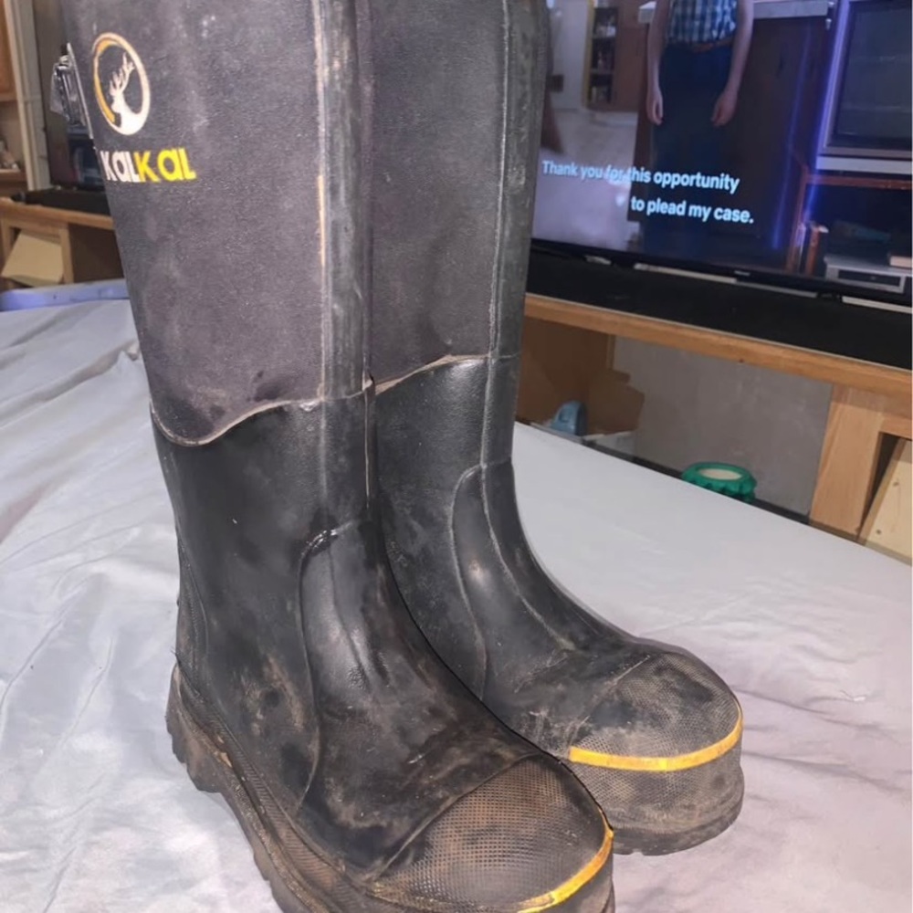 Kalkal Black and Yellow Boots
